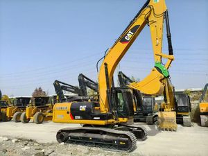 Excavadora Caterpillar 325D de 25 Toneladas, Modelo 2022, Usada, con Motor y Caja de Cambios de Alto Rendimiento - Product Image 2