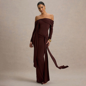Robe longue asymétrique à une épaule avec design plissé pour les soirées - Product Image 1