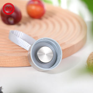 زجاجة مياه من الكوارتز المرصعة بالأحجار الكريمة الشهيرة ذات ألوان طبيعية وكهدية سفر من الكريستال الشفاف - Product Image 5