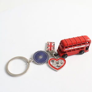 Ensemble de porte-clés souvenirs de <span class=keywords><strong>Londres</strong></span> : <span class=keywords><strong>Bus</strong></span> à deux étages rouge, cabine téléphonique, boîte aux lettres – Cadeau de voyage pour touristes et boutiques de souvenirs - Product Image 4