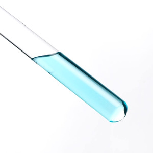 Tube à essai en verre sans pyrogène avec bouchon en liège à rebord roulé, fond rond, bouche plate, pour usage en laboratoire - Product Image 3