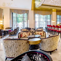 Meubles confortables pour cafétéria, restaurant, bar, hôtel moderne, table et chaises de restaurant, stand, design d'intérieur tout-en-un