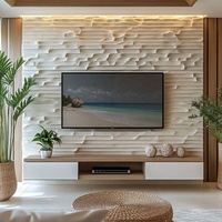 Meuble TV flottant en chêne clair moderne, console multimédia minimaliste en bois naturel avec étagères ouvertes, centre de divertissement contemporain