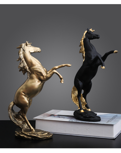 Figurine de décoration d'intérieur moderne faite à la main Statue de <span class=keywords><strong>cheval</strong></span> Art en résine - Product Image 6
