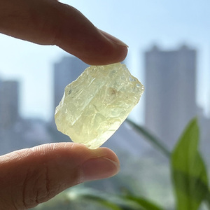 Venta al por mayor de <span class=keywords><strong>cuarzo</strong></span> rosa natural <span class=keywords><strong>y</strong></span> cristal de <span class=keywords><strong>amatista</strong></span> piedras en bruto artesanías curativas para la decoración del hogar - Product Image 5