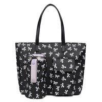 Sac fourre-tout d'été 2025 en polyester à imprimé fraises, chic et frais, grande capacité, style artistique, à bandoulière, pour cours et activités.