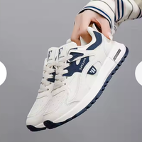Chaussures de course décontractées à la mode pour femmes, légères, respirantes, avec empeigne en mesh, semelle intermédiaire en caoutchouc, hauteur accrue, lacets, nouvelle année 2025