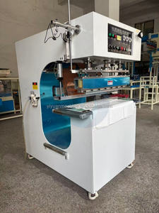 Machine à souder haute fréquence pour membranes PVC, tissus, bâches et toiles, pour couvertures <span class=keywords><strong>de</strong></span> piscines et abris temporaires - Product Image 4