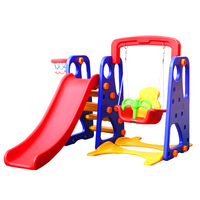 Petit toboggan en plastique pour enfants avec balançoire, pour jouer à la maison ou dans le jardin.