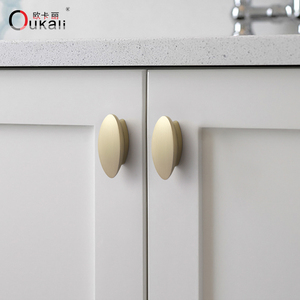 Oukali Design moderno spazzolato ottone BSN mobili armadio cassettiere 16mm maniglie e manopole - Product Image 5