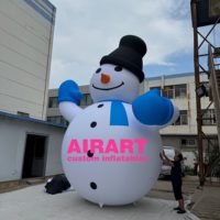 Bonhomme de neige gonflable géant de 6 m, grand bonhomme de neige gonflable de Noël en dessin animé avec chapeau noir et gants bleus pour la décoration extérieure des fêtes