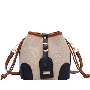 Sac hobo extra-large en cuir de vache fait à la main avec fermeture éclair durable et bandoulière ronde pour un usage quotidien ou de - Product Image 1