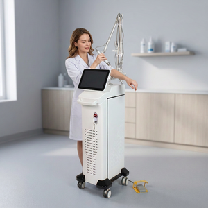Machine à laser CO2 fractionné 10600nm pour le rajeunissement de la peau, l'élimination des cicatrices et le resserrement vaginal, laser CO2 fractionné pour salon de beauté - Product Image 1