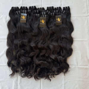 Vendeurs de cheveux bouclés ondulés droits Fournisseur de cheveux humains naturels de vison brésilien noir naturel Faisceaux de cheveux cambodgiens bruts - Product Image 2