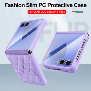 เคสโทรศัพท์กันกระแทกแบบเต็มตัว ยี่ห้อ Huanmin ใช้ได้กับ Samsung ZFlip ลด 30% สไตล์ชาแนล วัสดุ PU - Product Image 1