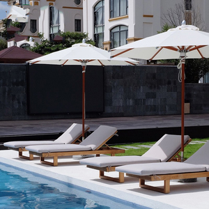 Classique en plein air plage piscine côté dossier réglable <span class=keywords><strong>bain</strong></span> <span class=keywords><strong>de</strong></span> <span class=keywords><strong>soleil</strong></span> en teck meubles en bois lits - Product Image 1