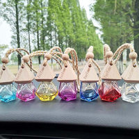 Großhandel Phantasie kreative Holz kappe leer Luxus Mini Glas Roségold Auto hängen Parfüm Anhänger Diffusor Flasche