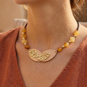 Wholesale Bohemian Leather Cord Necklace Two Tone Textured Gold Leaf Pendant Yellow Amber Beads Women Daily Vacation Necklace - Product Image 1