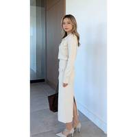 Ensemble tricoté 2 pièces pour femmes |   Chemise beige à boutons et jupe midi taille haute avec boutons dorés pour le bureau et le quotidien