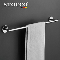 STOCCO Porte-serviettes mural double couche en acier inoxydable chromé avec étagère et barre de suspension, longueur 60 cm, design moderne