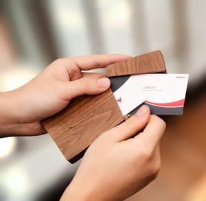 Portador de la tarjeta con cierre magnético con titular de la tarjeta de negocios madera Tarjeta de negocio de madera - Product Image 5