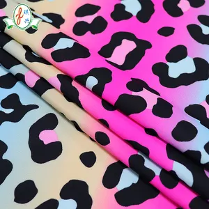 Ropa de baño de nailon elástico y resistente con estampado Animal para chicas