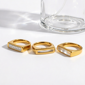 Nova Joia de Moda Anel de Dedo em Aço Inoxidável Banhado a Ouro 18K com Barra Retangular Incrustada com Pedra CZ Baguette para Mulheres e Homens - Product Image 1