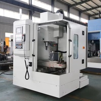 Centre d'usinage CNC 4 axes de précision VMC530 de haute qualité Machine-outil de fraisage vertical robuste