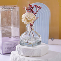 Diffuseur de roseaux de luxe de 20ml avec fleur de décoration décorative pour la maison, aromathérapie, bouteille en verre à base d'huile, coffret cadeau avec fenêtre