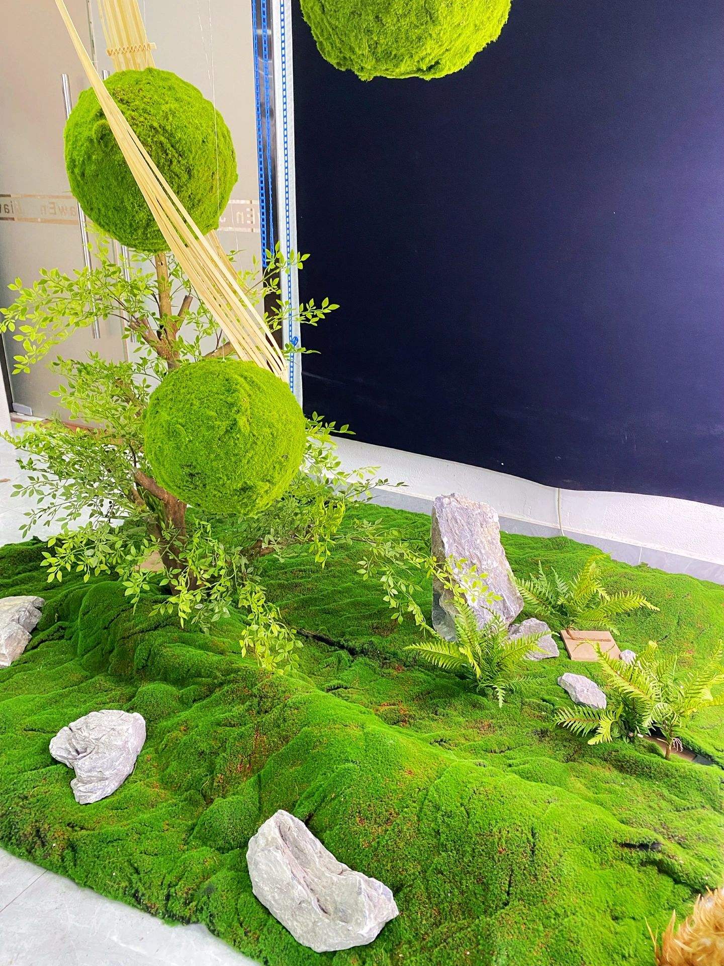 Bande inférieure rouge mousse d4(1 m * 1 m)