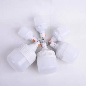 Lampe de camping LED d'urgence <span class=keywords><strong>OLIP</strong></span> E27 rechargeable 10W 5000K lumière du jour, batterie plomb-acide Ra80, autonomie de 50000 heures - Product Image 4