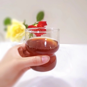 Produttori di <span class=keywords><strong>tazze</strong></span> di vetro creative all'ingrosso tazza di latte tazza <span class=keywords><strong>da</strong></span> tè colore con cucchiaio uso quotidiano <span class=keywords><strong>tazze</strong></span> di vetro <span class=keywords><strong>da</strong></span> caffè - Product Image 2