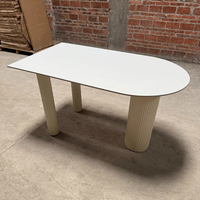Table à manger semi-circulaire en dalle blanche de couleur crème de luxe, style moderne minimaliste, table et chaises pour la maison