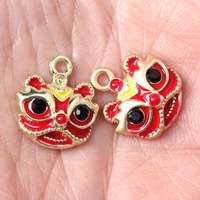 MIZUKAGAMI Fabrication sur mesure en gros directe d'usine Pendentif simple en alliage de zinc rouge à l'huile de style chinois Danse du lion 14x13mm Bijoux