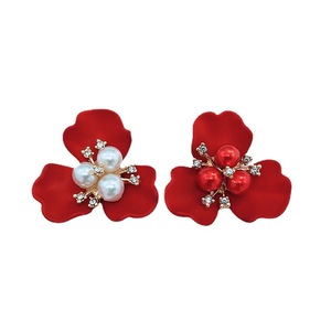Nueva resina Flor de tres pétalos texto de seda Flor de concha broche rojo brillante novia muñeca flor Material botón - Product Image 5