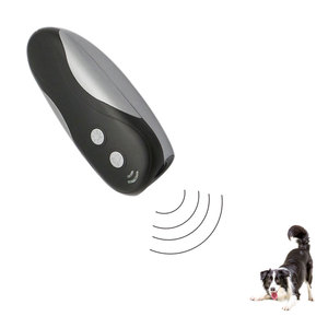 Repelente ultrasónico portátil para perros, control de ladridos a batería, herramienta disuasoria de plástico para animales - Product Image 1