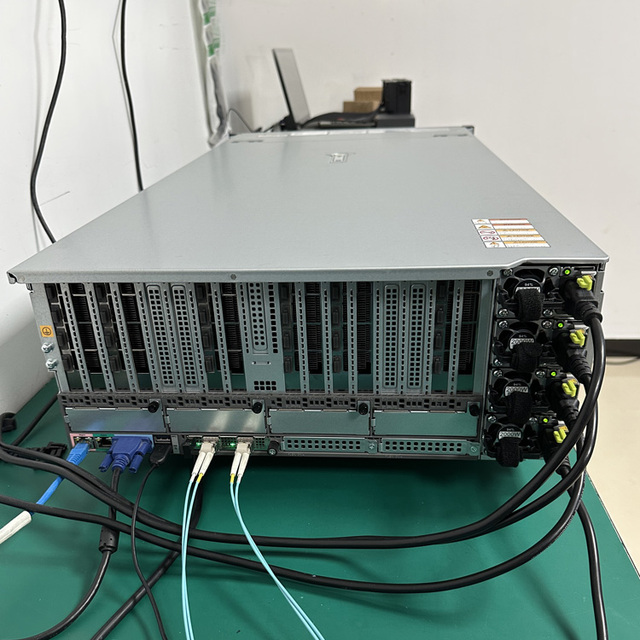 Original Intel Xeon DeepSeek Highly Reliable Server FusionServer G5500 V7 AI GPU Server
