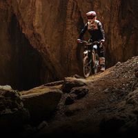 2026 Surron Light Bee 2 X NA Elektrisches Dirt Bike mit Einstellbarer Federung für Motocross-Strecken und Geschlossene Rennstrecken