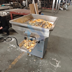 מזין רטט אלקטרומגנטי עמיד מ-HDPE של XIANBANG לפריקת כוח משיכה עבור מסועי חגורות דליים לחומרים, קווי אריזת מזון - Product Image 2