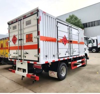 Camión de Carga para el Transporte de Mercancías Peligrosas y Inflamables con Seguridad Reforzada