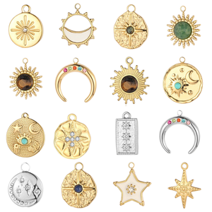 Pendentif œil de palmier vintage tendance en zircon incrusté, plaqué or 18 carats, en acier inoxydable certifié, étanche - Product Image 1