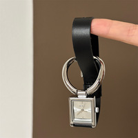Montre à quartz vintage IEKE, grand cadran carré, bracelet en cuir, design unique, sensation de luxe léger authentique et haut de gamme