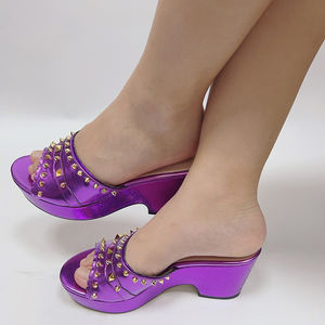 Y 37-42 Nuovi <span class=keywords><strong>Sandali</strong></span> <span class=keywords><strong>con</strong></span> Plateau e Cinturino Singolo Borchiati da Donna, Ciabatte Sexy e Versatili <span class=keywords><strong>con</strong></span> Tacco Alto - Product Image 2