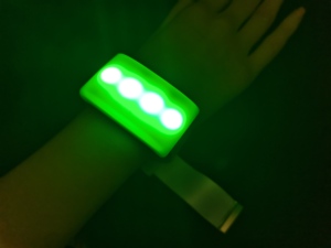 Novità: Braccialetti LED dal Design Innovativo, 7 Colori, Luce Lampeggiante Sincronizzata con la Musica, per Concerti, Festa di Pesce d'<span class=keywords><strong>Aprile</strong></span>, Natale e Festività - Product Image 6