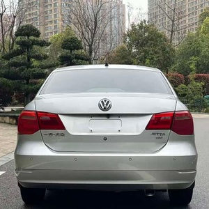 Voiture familiale berline Jetta <span class=keywords><strong>1</strong></span>.6L 25e anniversaire Premium Comfort, modèle 2016, d'occasion, <span class=keywords><strong>rare</strong></span> - Product Image 4