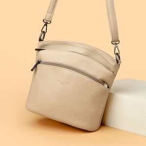 Sac seau en PU élégant et luxueux. La doublure intérieure est en polyester. Il convient à un usage quotidien.3883 - Product Image 3