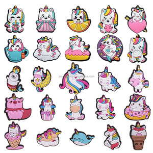 Vente en gros de chaussures <span class=keywords><strong>licorne</strong></span> breloque Promotion cadeau souvenirs mignons enfants filles <span class=keywords><strong>licorne</strong></span> accessoire de décoration de chaussures sabot en caoutchouc breloques de chaussures - Product Image 1