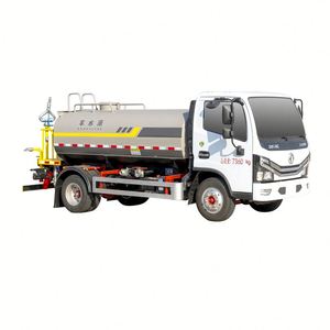 Camión de Riego de 5 Metros Cúbicos Dongfeng Personalizable en China, Camión de Pulverización para el Verdeado de Carreteras, Vehículo de Saneamiento Urbano - Product Image 1