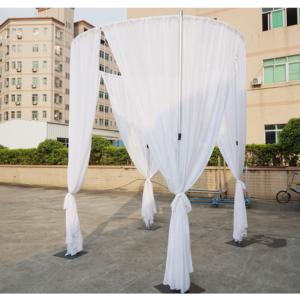 Soporte de Fondo Telescópico de Aluminio Plateado con Cortina de Terciopelo/Gasa para Bodas y Eventos Comerciales - Product Image 1