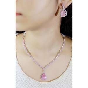 Ensemble de collier anti-ternissement pour femmes indiennes avec boucles d'oreilles assorties et Maang Tika Bijoux AD pour mariage, fête, fiançailles, cadeau - Product Image 1